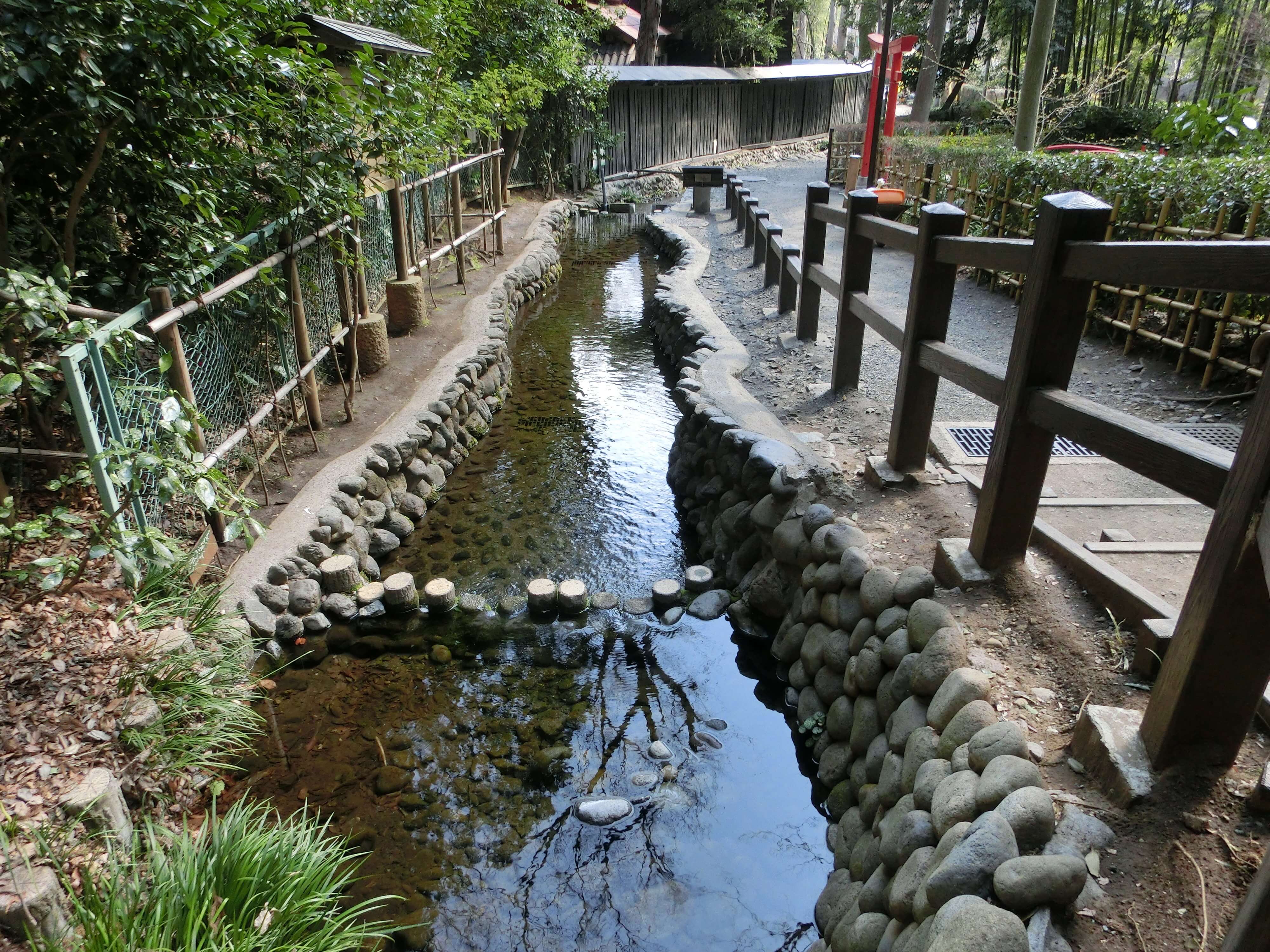 お鷹の道 ・ 真姿の池湧水群 - 東京都国分寺市西元町