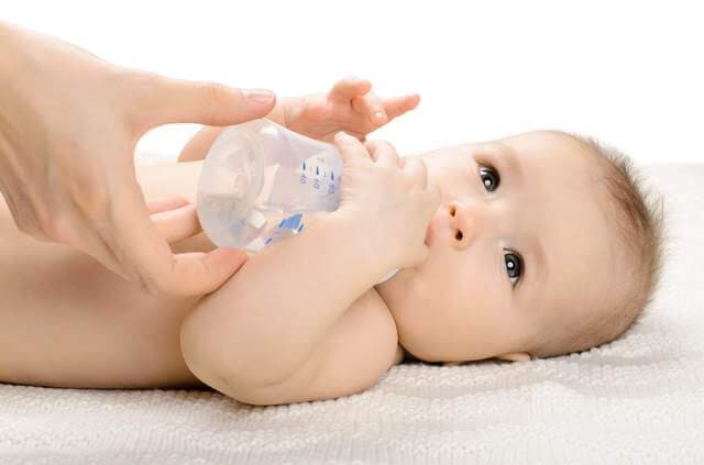 赤ちゃんの便秘を解消できる「砂糖水」って何?
