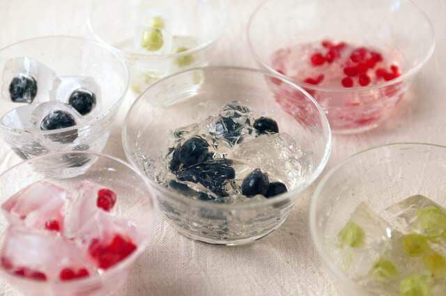 水のタイプで味の違いが!天然水で作る「水ゼリー」