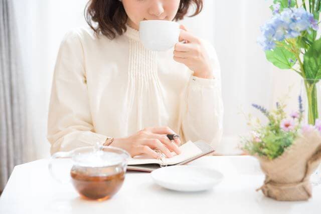 水分補給の飲み物に紅茶やお茶が適さないって本当?