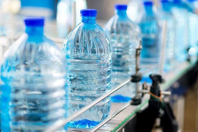 ワンウェイ?リターナブル?ウォーターサーバーの水ボトルの特徴と違い